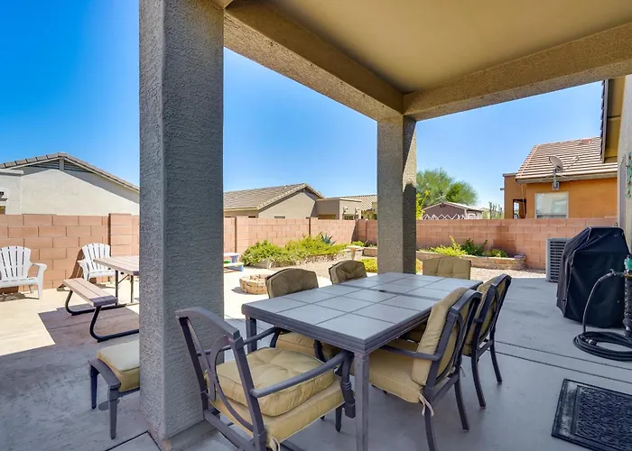 Step-free Sahuarita Retreat! Patio + Pool Access * Green Valley