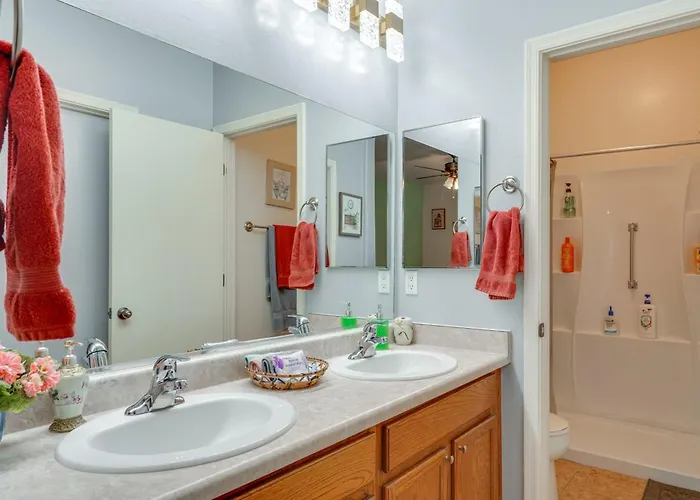 Holiday home Step-free Sahuarita Retreat! Patio + Pool Access *