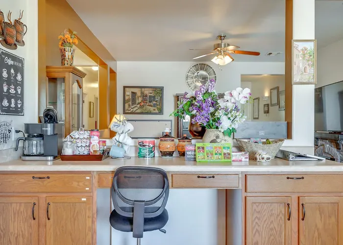 Step-free Sahuarita Retreat! Patio + Pool Access *