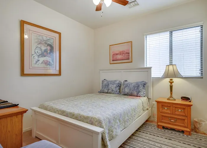 Step-free Sahuarita Retreat! Patio + Pool Access Holiday home *
