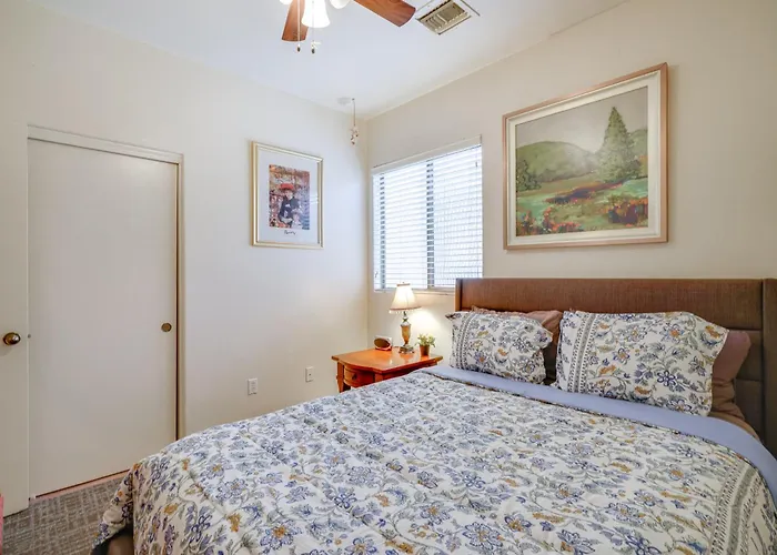 Holiday home Step-free Sahuarita Retreat! Patio + Pool Access *