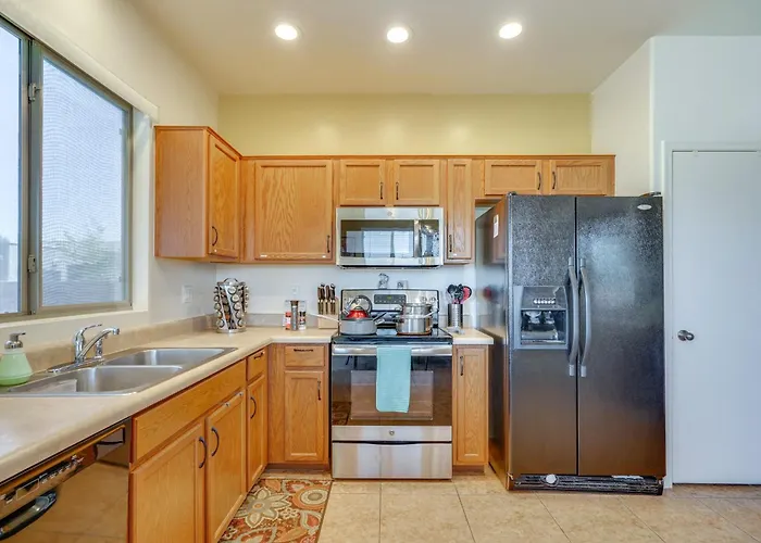 Step-free Sahuarita Retreat! Patio + Pool Access *