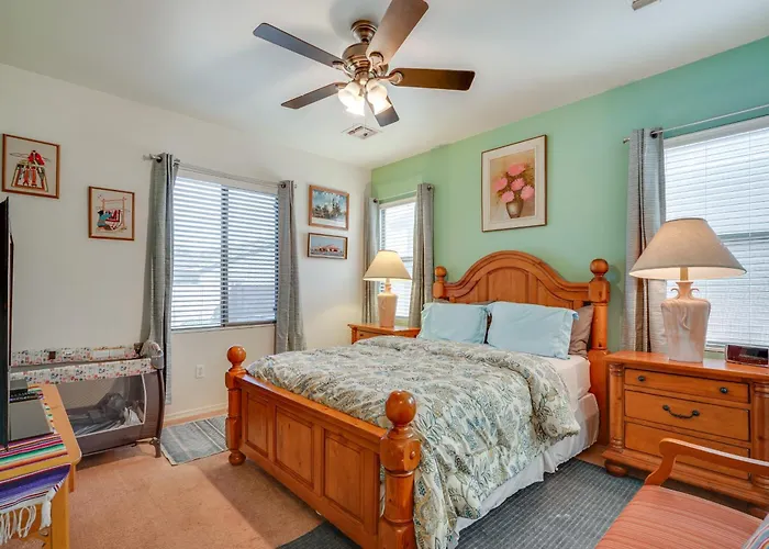 Step-free Sahuarita Retreat! Patio + Pool Access