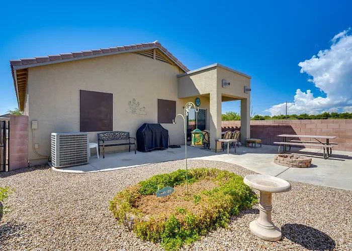 Step-free Sahuarita Retreat! Patio + Pool Access *
