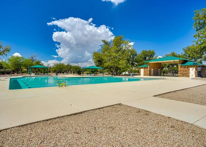 Holiday home Step-free Sahuarita Retreat! Patio + Pool Access *